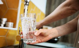 install a home water filtration system