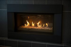 4 Advantages of Gas Logs Over Traditional Fireplaces